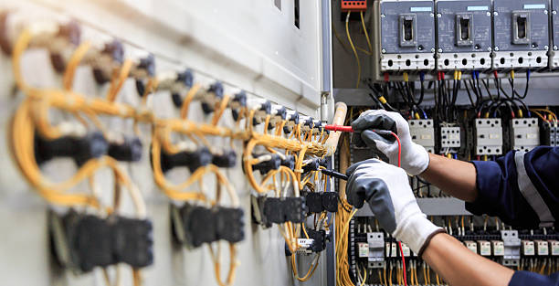 Professional Electrician technician working in Kenwood, OH